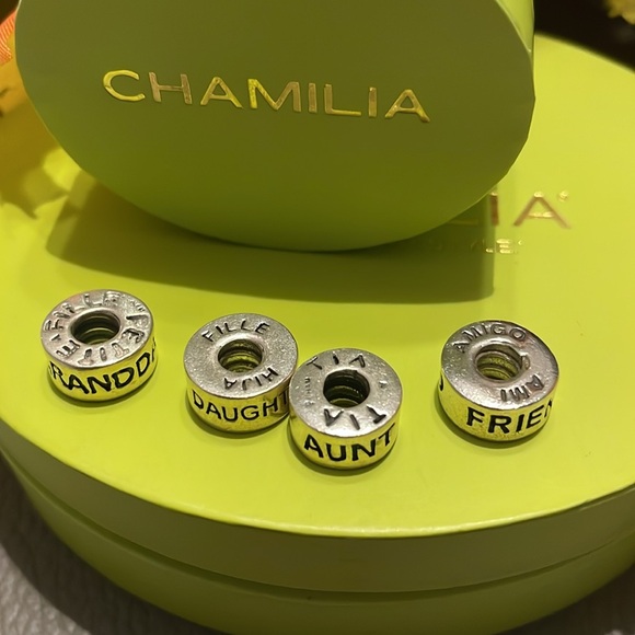 Chamilia Aunt Charm - Picture 2 of 2